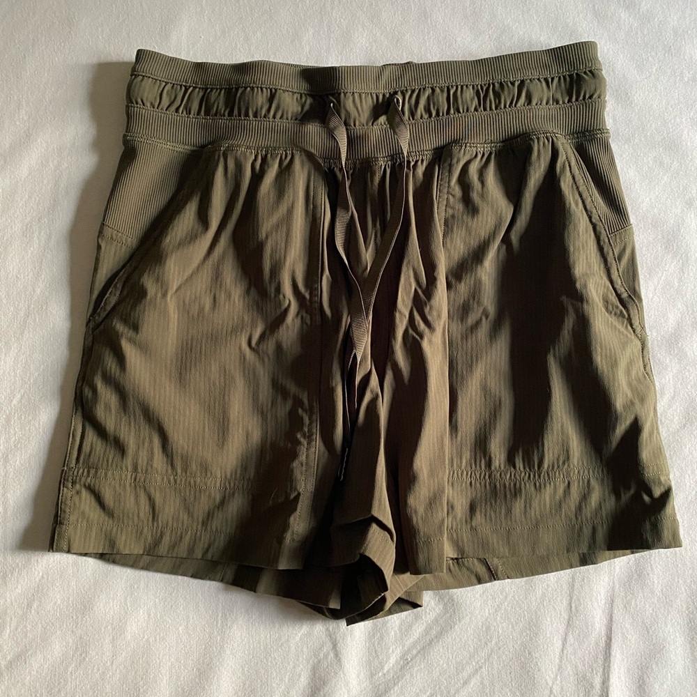 Lululemon Dance Studio High-Rise Short 3.5”